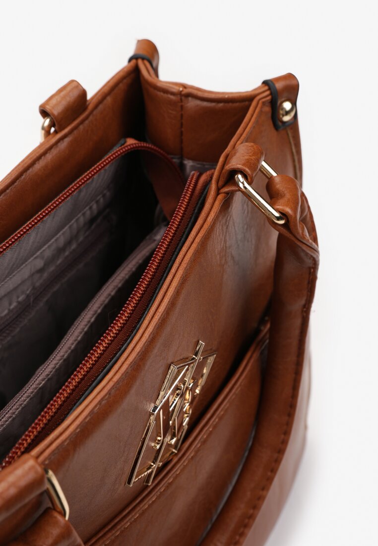 Brązowa Trzykomorowa Torebka z Imitacji Skóry z Paskiem i Metaliczną Klamrą Mirelle