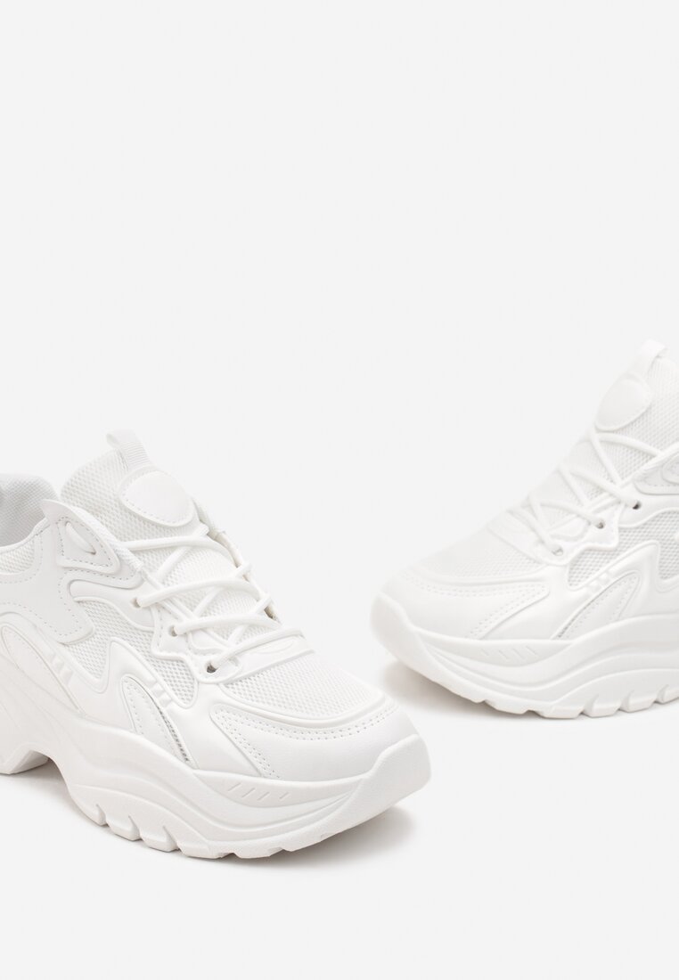 Białe Sznurowane Sneakersy na Podeszwie z Wycięciami i Cholewką Przed Kostkę Luminea