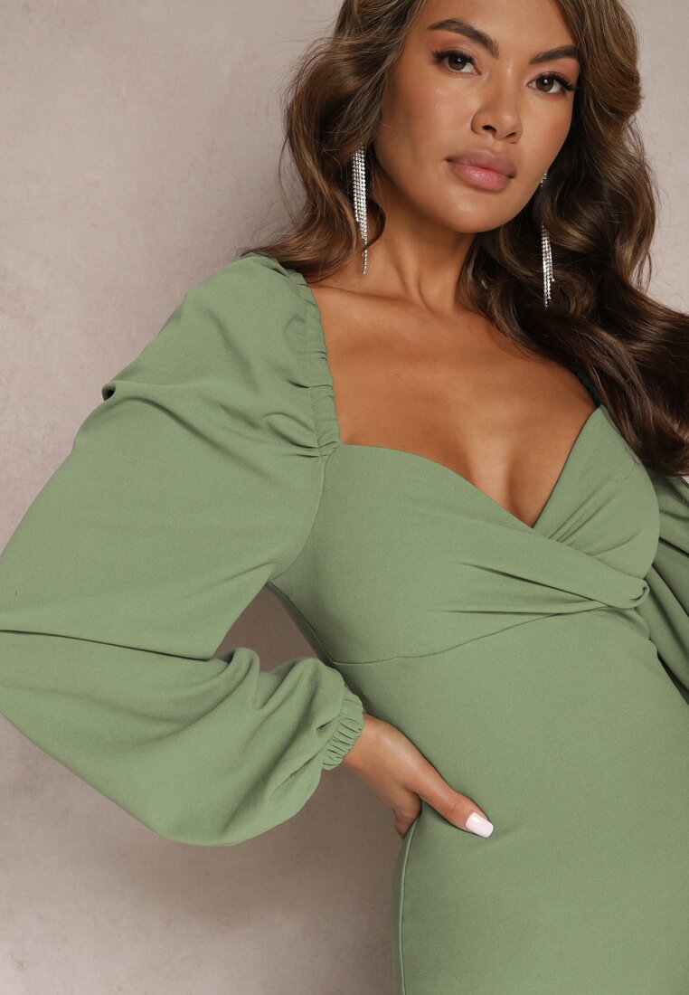Rochie midi verde deschis tip creion cu drapaj și mâneci bufante Revie