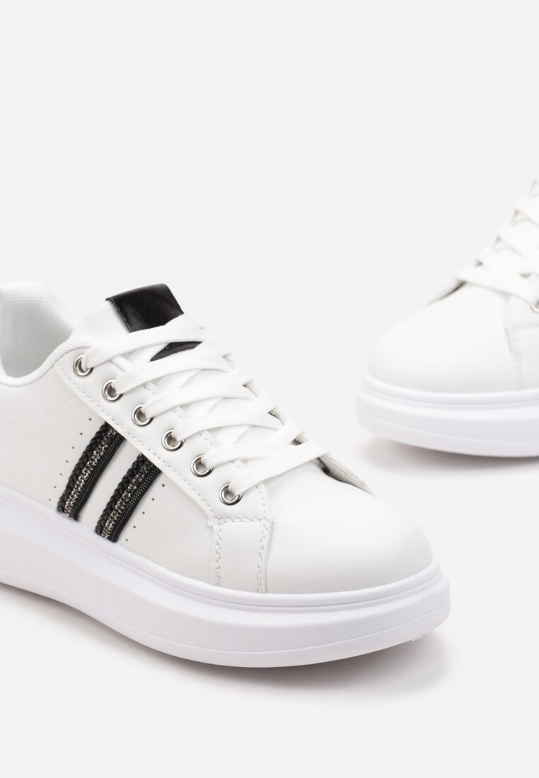 Biało-Czarne Sznurowane Sneakersy z Imitacji Skóry Ozdobione Paskami z Cyrkoniami Isolinna