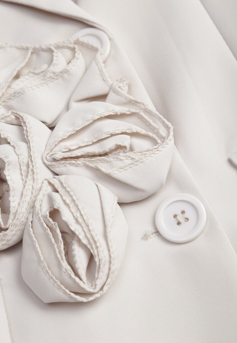 Sacou Rochie Bej cu Aplicații 3D în Formă de Flori și Închidere cu Nasturi Lorira