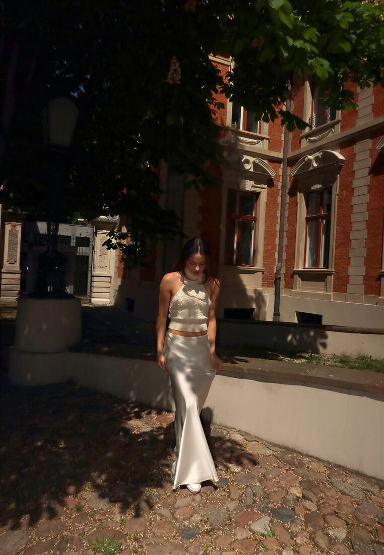 Fustă maxi satinată bej deschis cu talie înaltă Formia