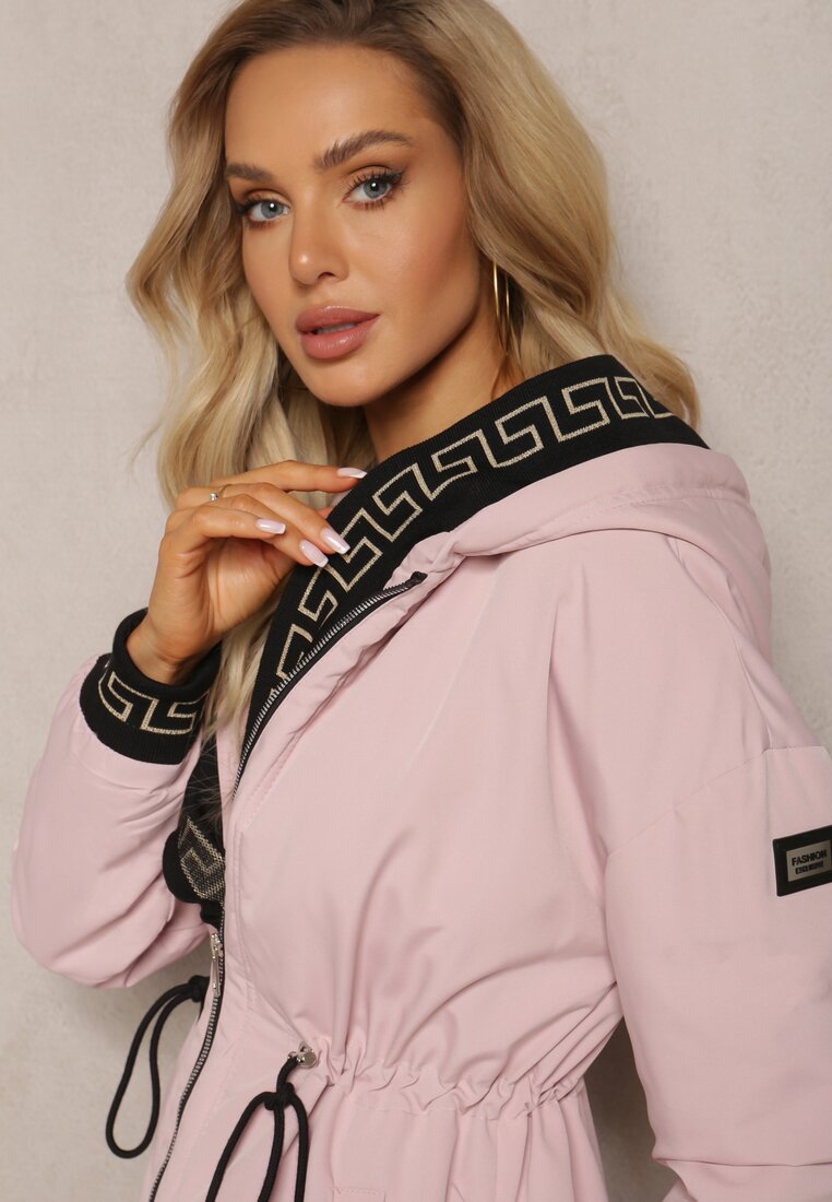 Jachetă roz cu glugă și mâneci cu model geometric Lidya