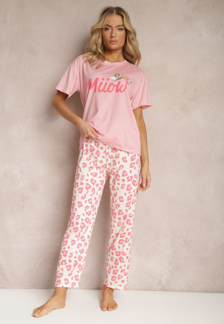 Jasnoróżowy Komplet Piżamowy T-shirt z Nadrukiem i Proste Spodnie w Cętki i Szorty Nirelsa