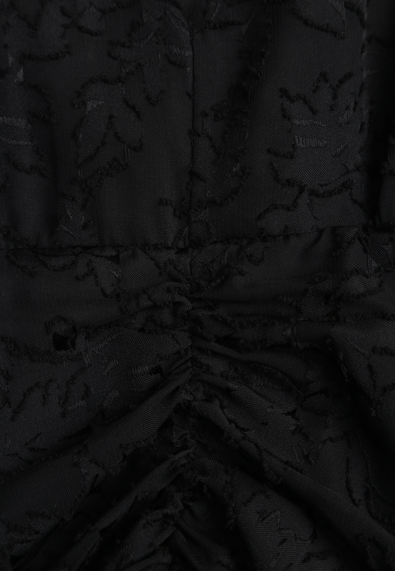 Czarna Dopasowana Sukienka Mini z Drapowaniem i Wzorem na Siateczce Welisia