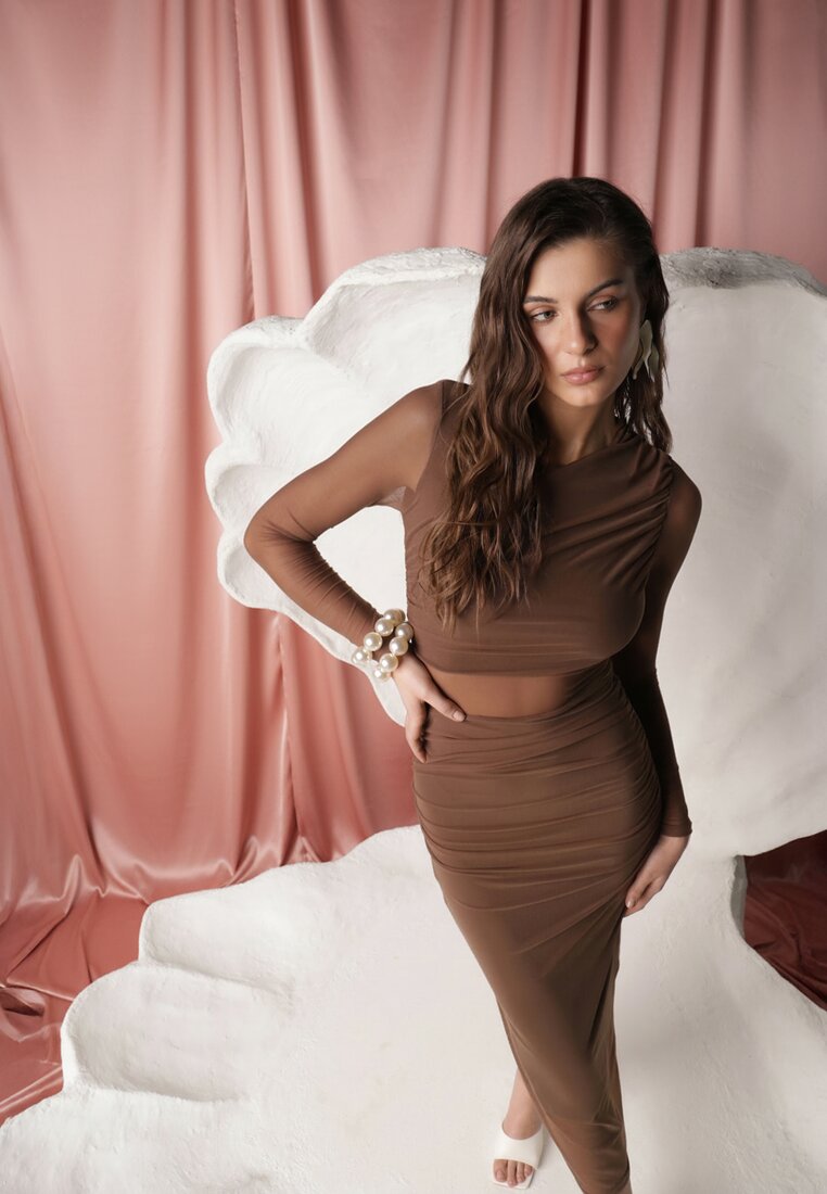 Rochie maxi din plasă maro cu croi mulat