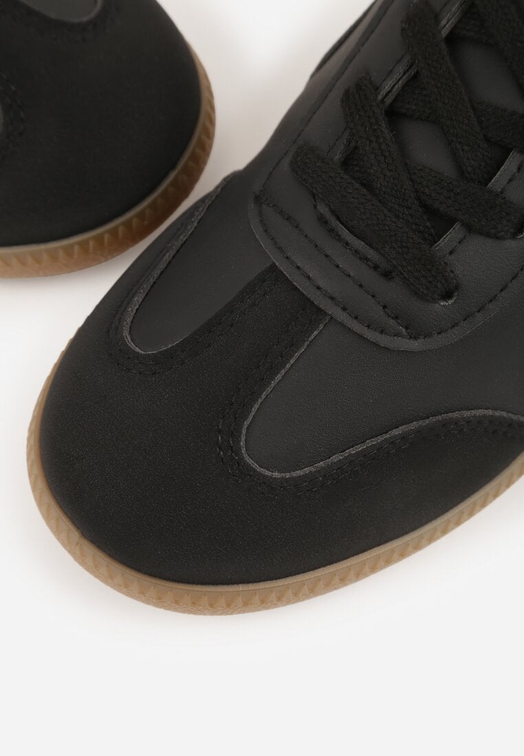 Czarne Sneakersy z Ozdobnymi Przeszyciami przed Kostkę Redala