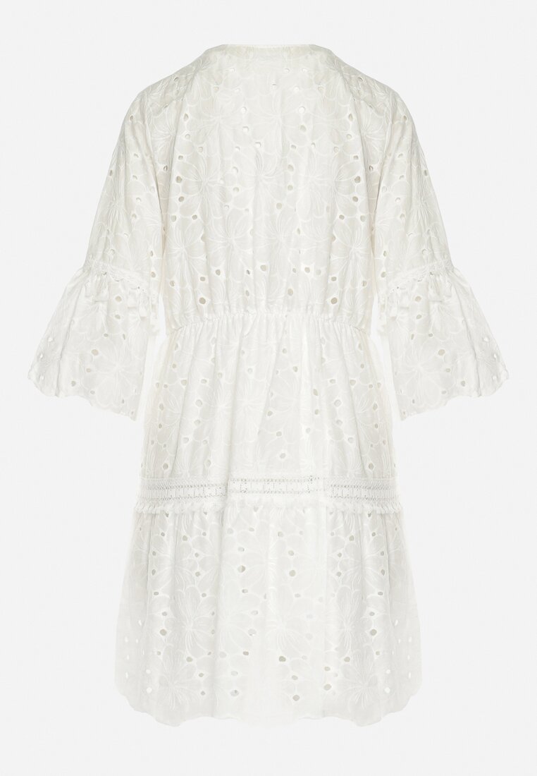 Biała Bawełniana Sukienka z Wiązaniem przy Dekolcie i Ażurowym Wzorem Falrisa