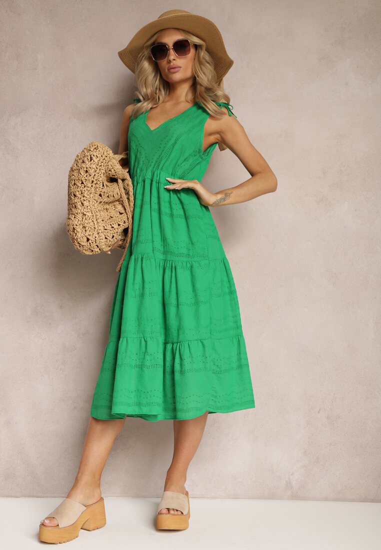 Zielona Rozkloszowana Sukienka Midi z Bawełny Ozdobiona Haftem z Troczkiem w Pasie Tuvina