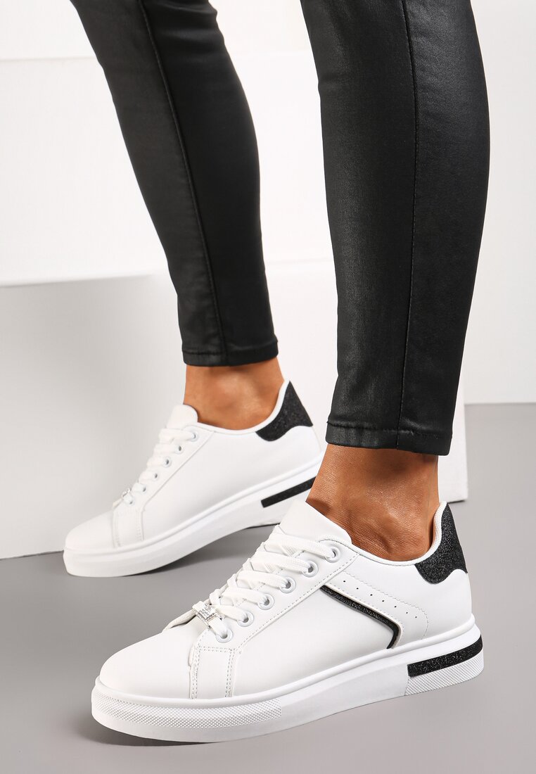 Biało-Czarne Sznurowane Sneakersy z Ekoskóry z Błyszczącym Detalem Marnitta