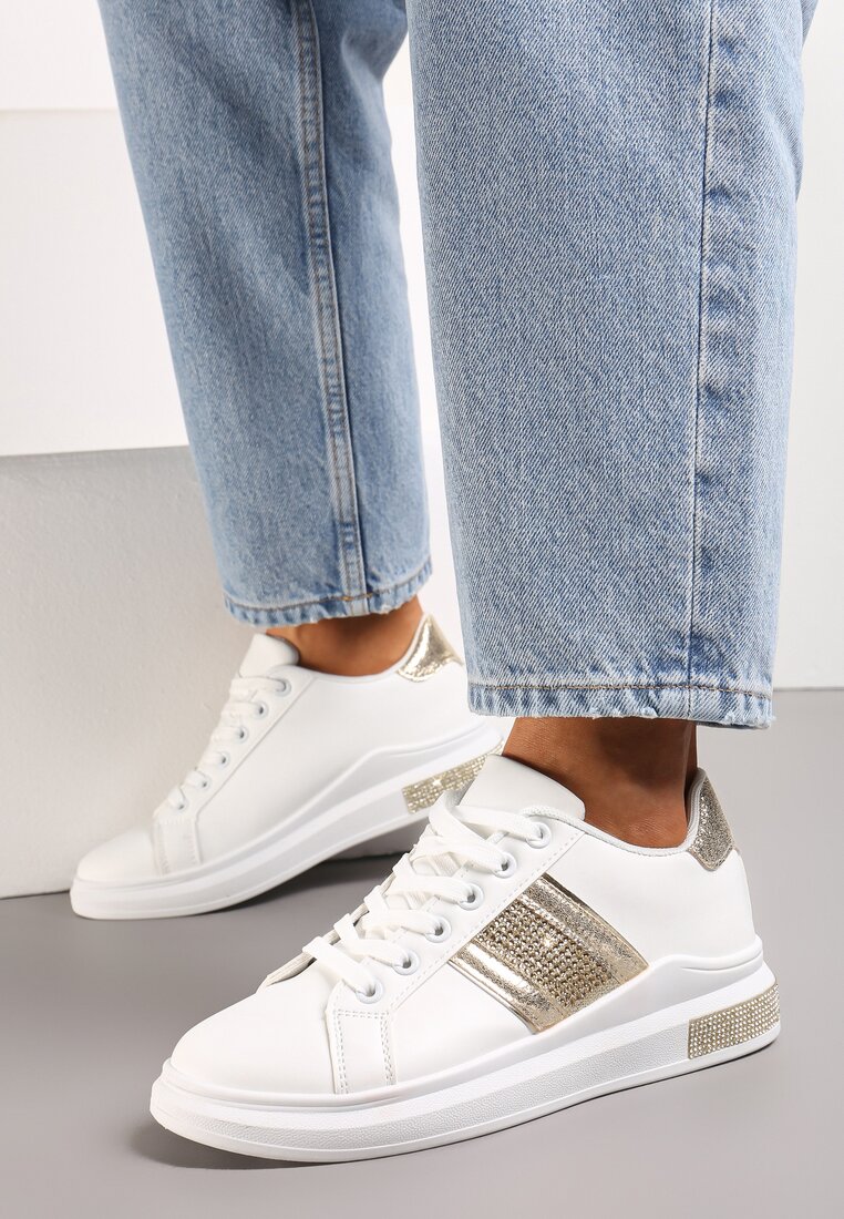 Sneakers Albi-Aurii cu Inserții Metalice și Pietre pe Talpă Groasă Wirela