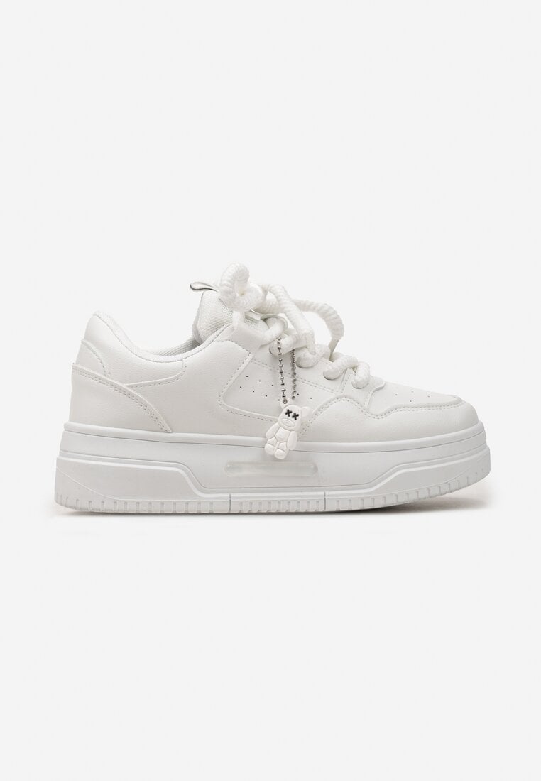 Sneakerși Albi cu Perforatie și Decorațiune Detașabilă din Cauciuc Ursuleț Ildeos