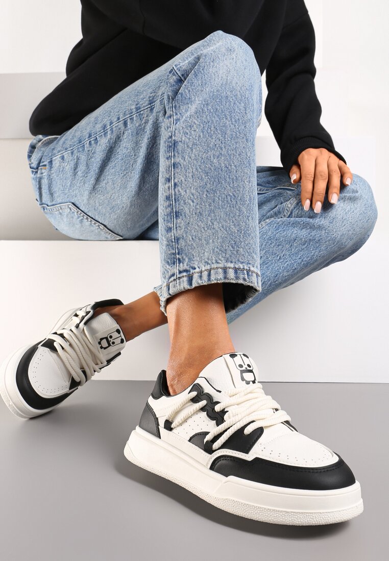 Sneakers Negru-Alb cu Aplicatie Ursulet Panda si Sireturi Late Wannia