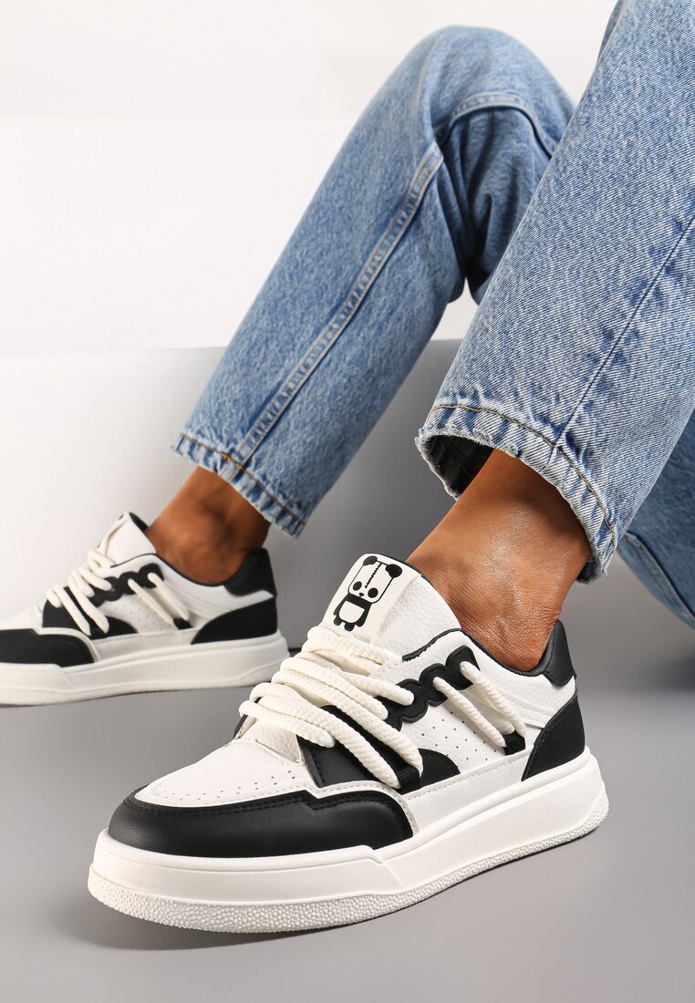 Sneakers Negru-Alb cu Aplicatie Ursulet Panda si Sireturi Late Wannia