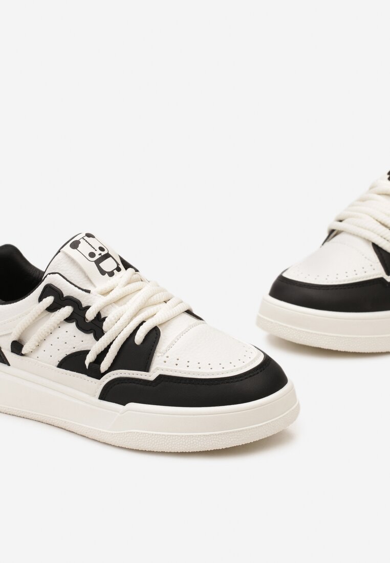 Sneakers Negru-Alb cu Aplicatie Ursulet Panda si Sireturi Late Wannia
