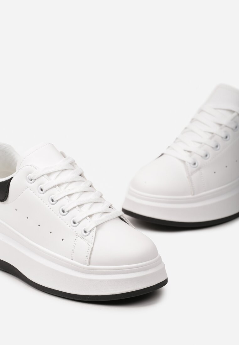 Biało-Czarne Sznurowane Sneakersy z Imitacji Skóry na Platformie Filamena