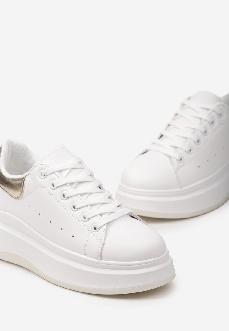 Biało-Złote Sznurowane Sneakersy z Imitacji Skóry na Platformie Filamena