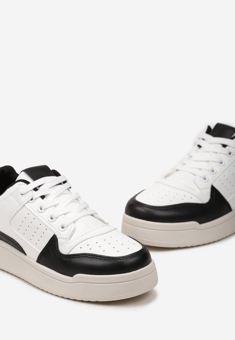 Czarno-Białe Sznurowane Sneakersy z Ekoskóry na Grubej Podeszwie z Ozdobnymi Łatkami Anaviria