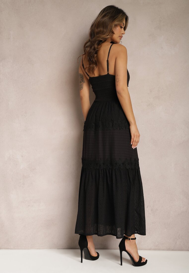 Czarna Sukienka Maxi na Cienkich Ramiączkach z Ażurową Wstawką w Talii Grania