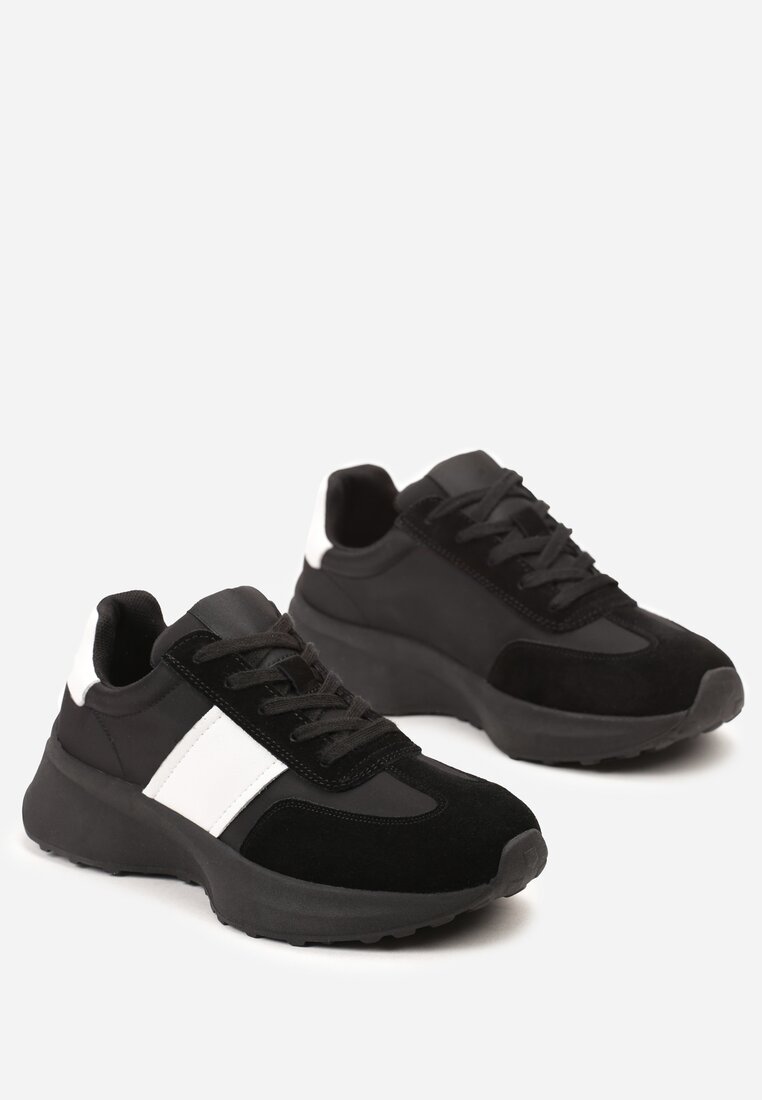 Czarne Skórzane Sneakersy z Materiałowymi Wstawkami Celana