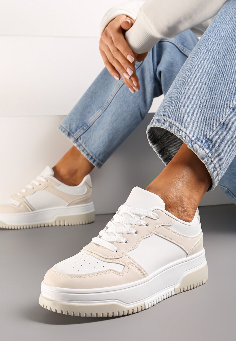 Beżowo-Białe Sneakersy na Niskiej Platformie z Ozdobnymi Przeszyciami Huviena