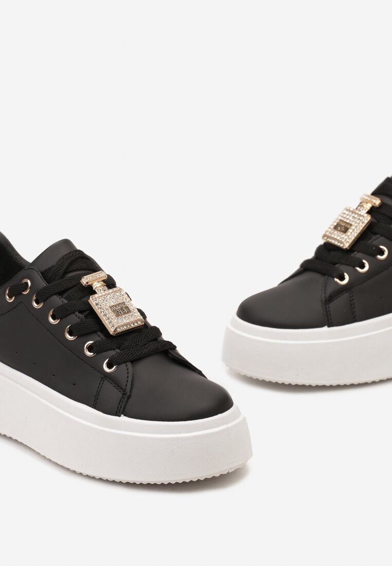 Sneakers Negri cu Pandantiv Metalic cu Strasuri pe Sireturi Edosa