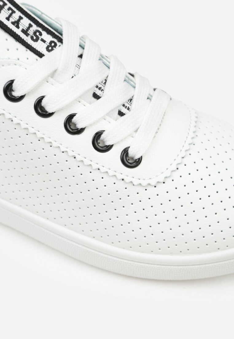 Biało-Czarne Tenisówki Ozdobione Taśmą z Napisem na Języku i Pięcie Cholewka z Perforacją Aelita