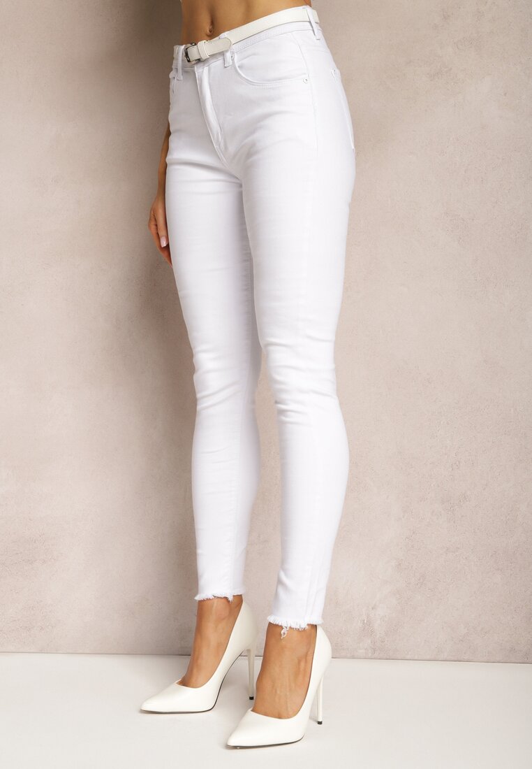 Białe Jeansy Skinny z Lekko Postrzępionymi Nogawkami Griana