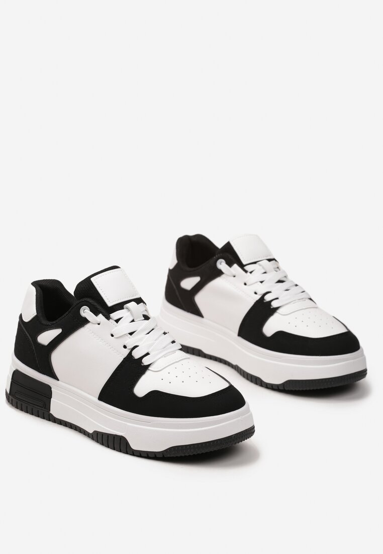 Czarno-Białe Sneakersy Ozdobione Perforacją i Przeszyciami na Platformie Fradania