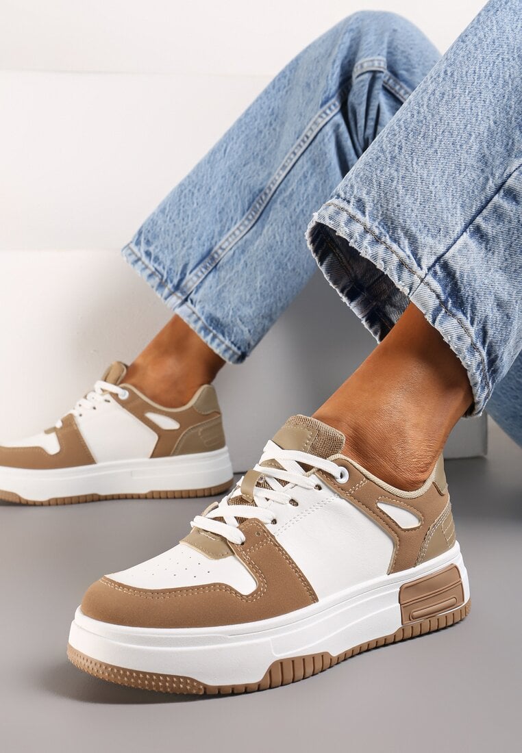 Beżowo-Białe Sneakersy Ozdobione Perforacją i Przeszyciami na Platformie Fradania
