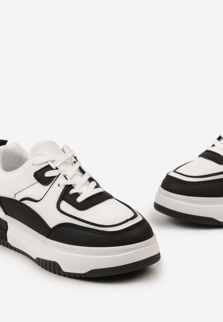 Czarno-Białe Sznurowane Sneakersy z Imitacji Skóry z Ozdobnymi Paskami i Grubą Podeszwą Miobe