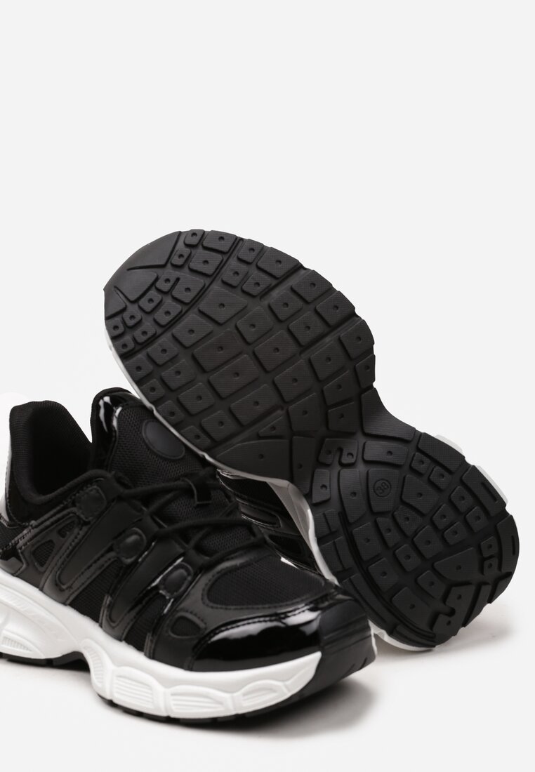 Czarne Sneakersy Ozdobione Tłoczeniem i Wstawkami Keladavia