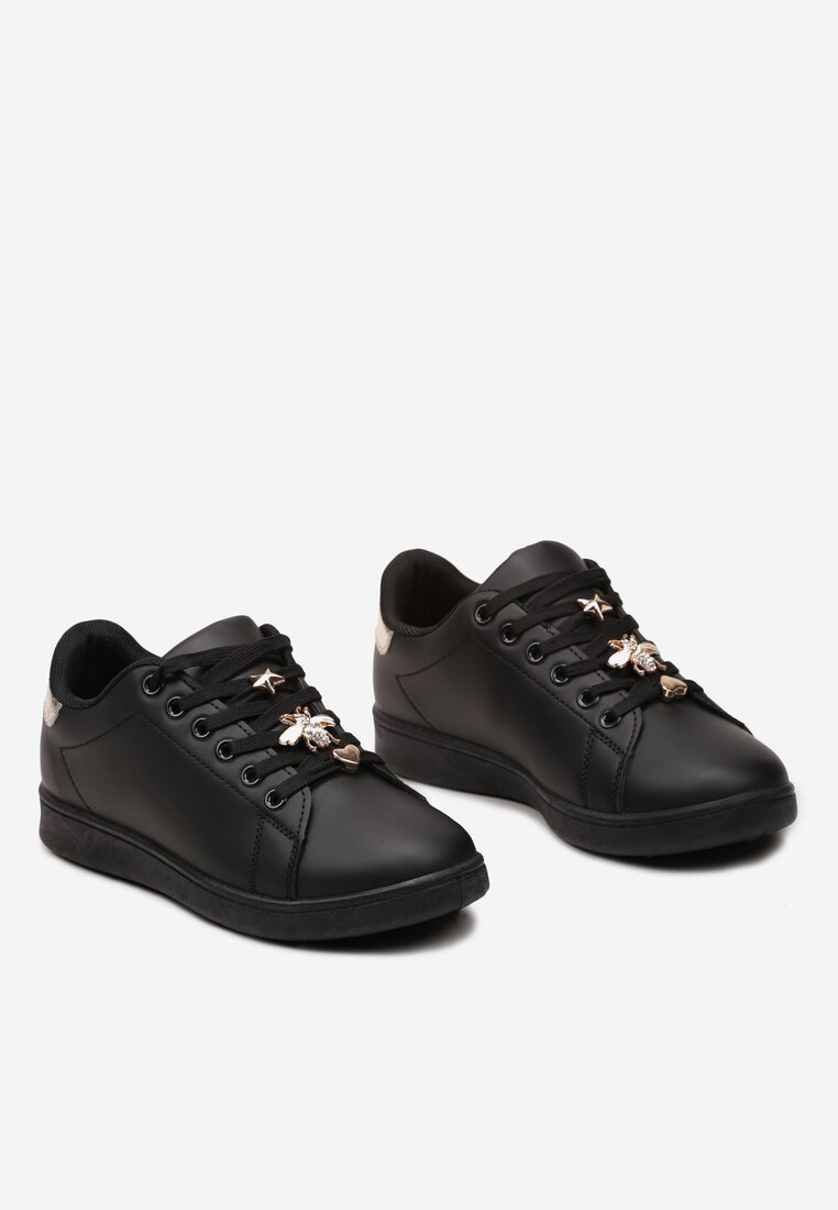 Czarne Sneakersy z Metalicznymi Aplikacjami między Sznurówkami Viaprela
