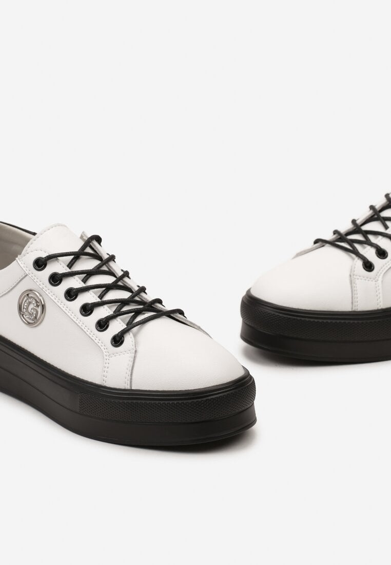 Biało-Czarne Skórzane Sneakersy Sznurowane na Niskiej Platformie z Cyrkoniami Dorianlle