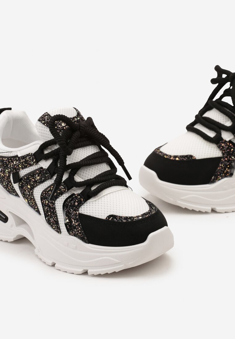 Czarno-Białe Sneakersy na Tłoczonej Platformie z Brokatowymi Wstawkami Nalu