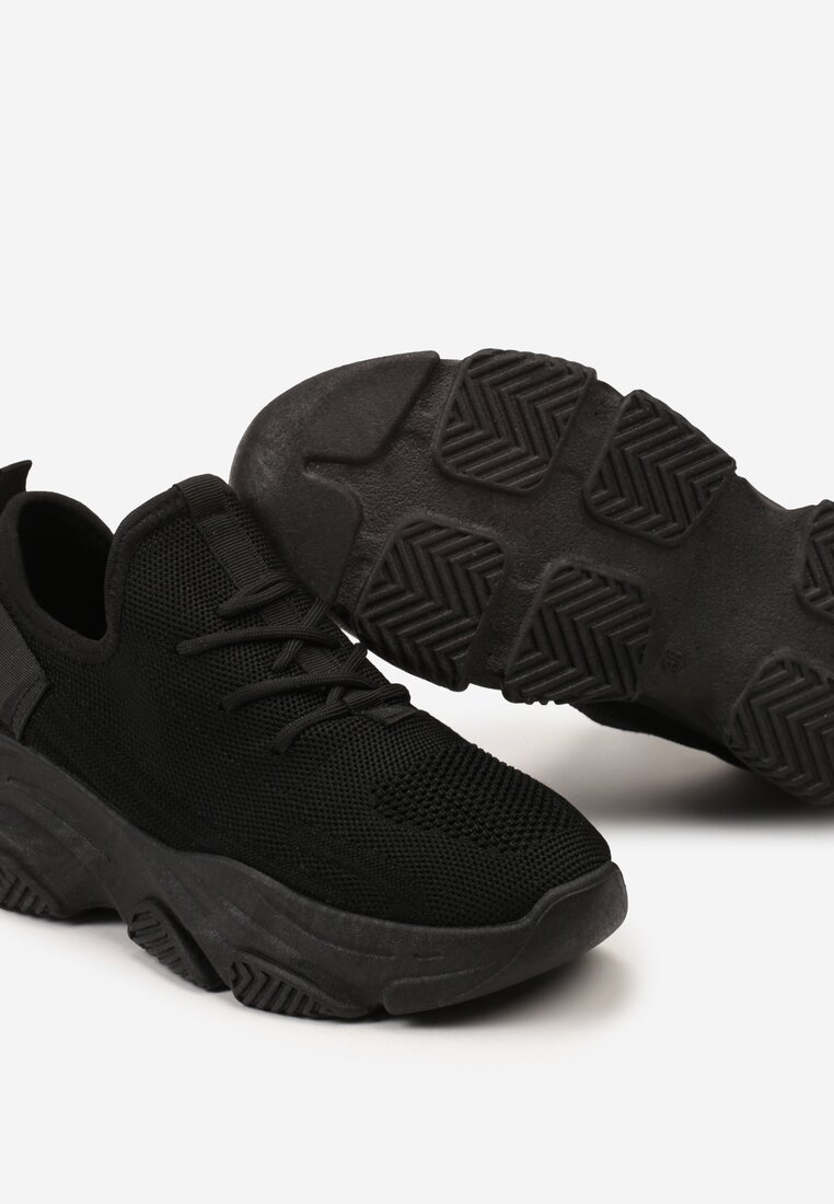 Czarne Sneakersy Wsuwane ze Skarpetkową Cholewką i Podeszwą z Tłoczeniami Axilon