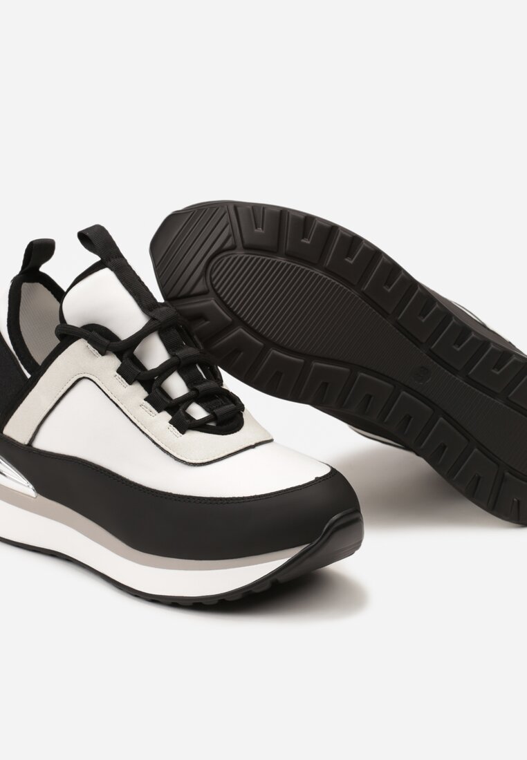 Czarno-Białe Sneakersy z Metaliczną Wstawką i Ozdobnym Napisem na Ukrytym Koturnie Alivewna