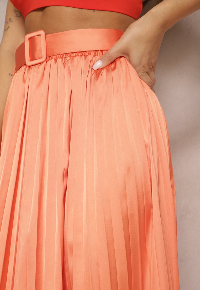 Pomarańczowa Plisowana Spódnica Rozkloszowana z Paskiem z Satyny i Klamerką Abellema