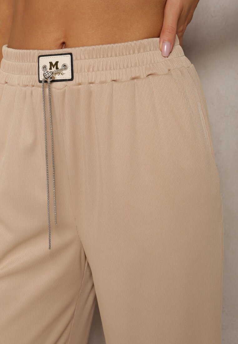 Pantaloni bej High Waist cu Croi Larg și Lanț la Talie Ustar