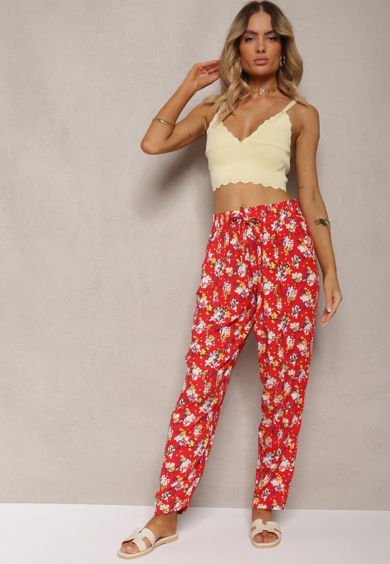 Pantaloni roșii din viscoză cu elastic în talie cu model floral Tellnama