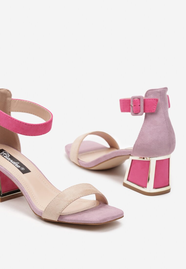 Beżowo-Różowe Sandały z Metaliczną Wstawką na Słupku z Imitacji Zamszu Adlephia