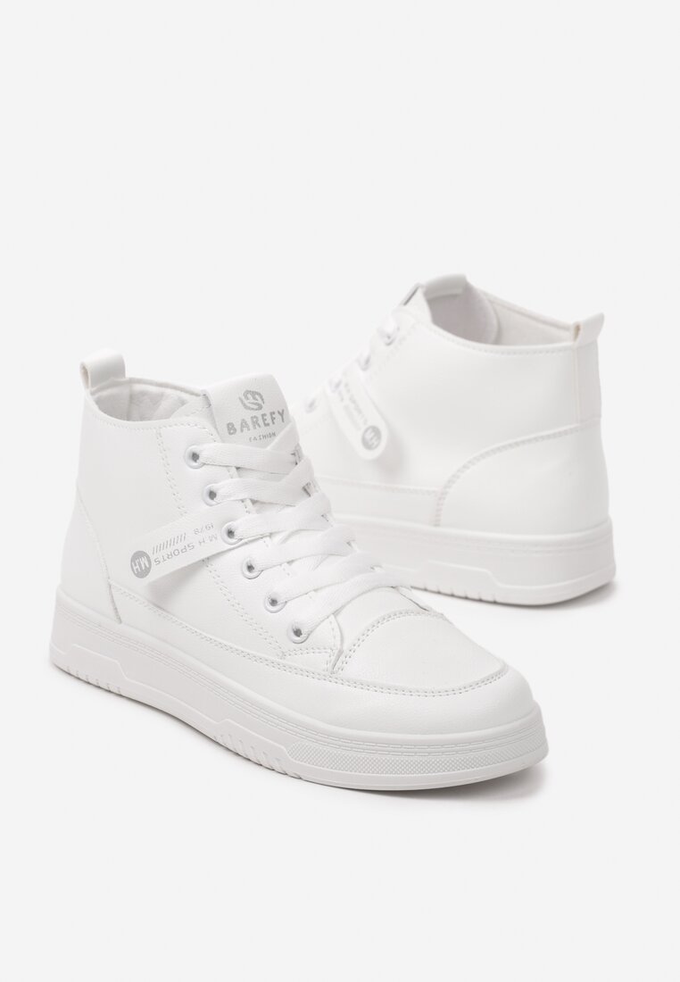 Białe Sznurowane Sneakersy na Płaskiej Podeszwie za Kostkę z Ozdobnym Elementem Andeeila