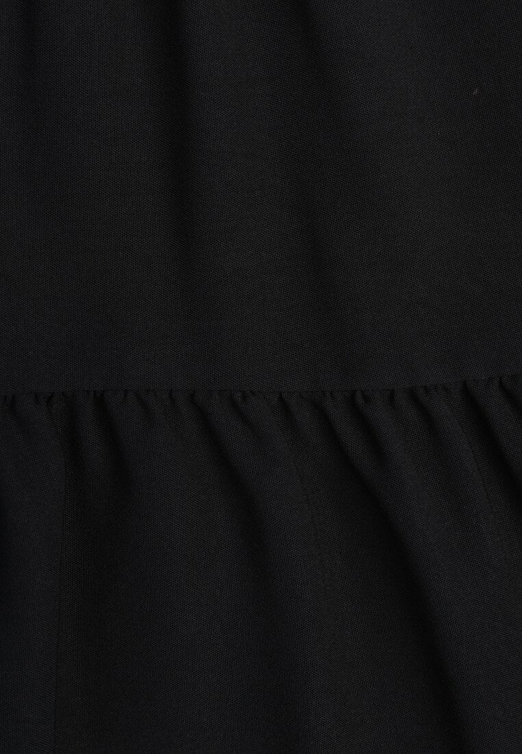 Rochie Neagră cu Mânecă Scurtă și Volane Decorative în Croi Evazat Vetesa