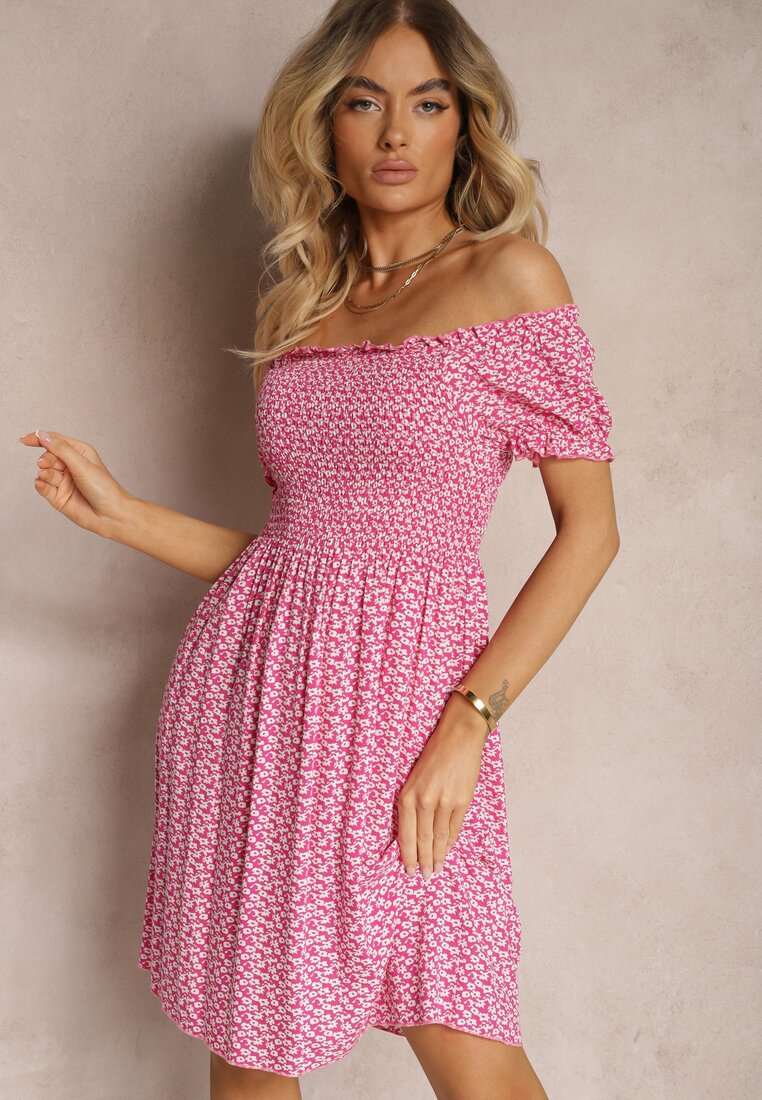 Rochie roz cu imprimeu floral din viscoză tip Carmen cu mânecă scurtă și bust cu pliuri Prosemia