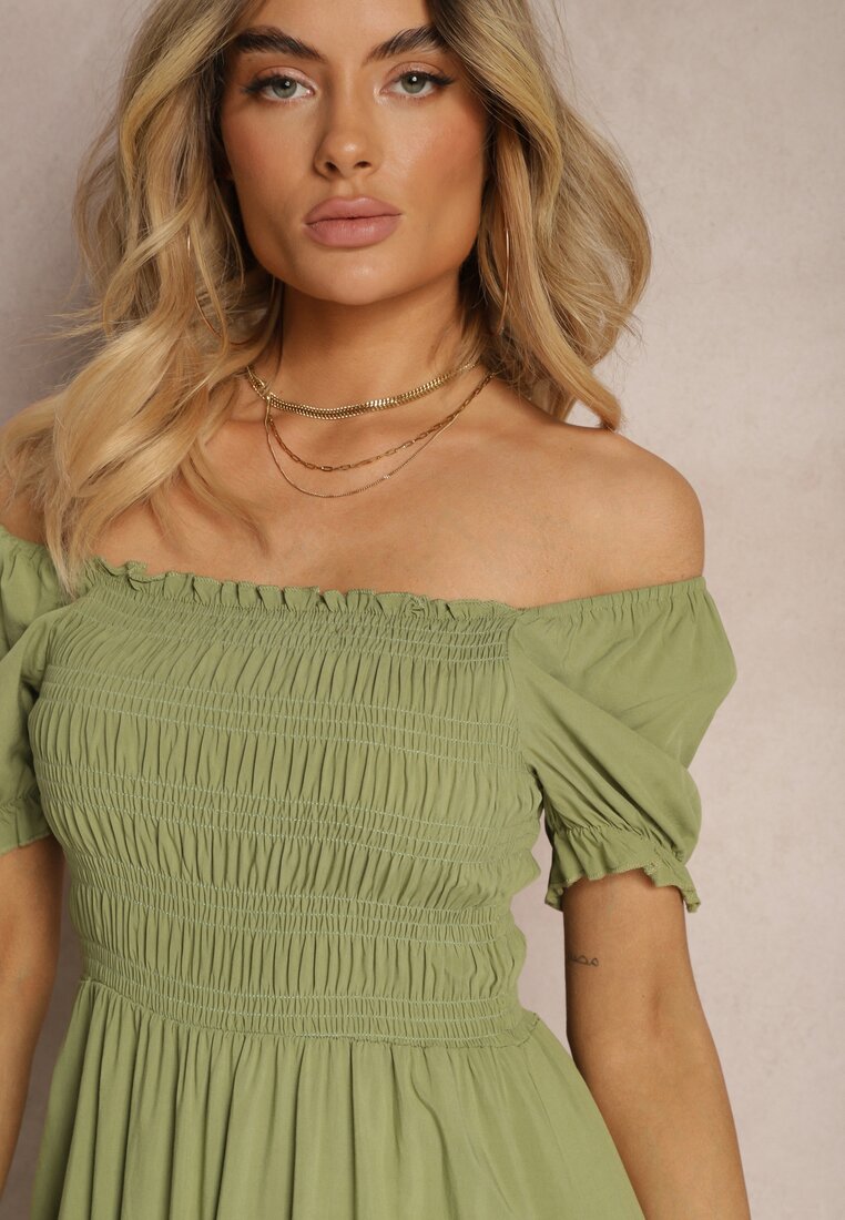 Rochie verde din bumbac evazată cu partea de sus încrețită și volane Dimettria
