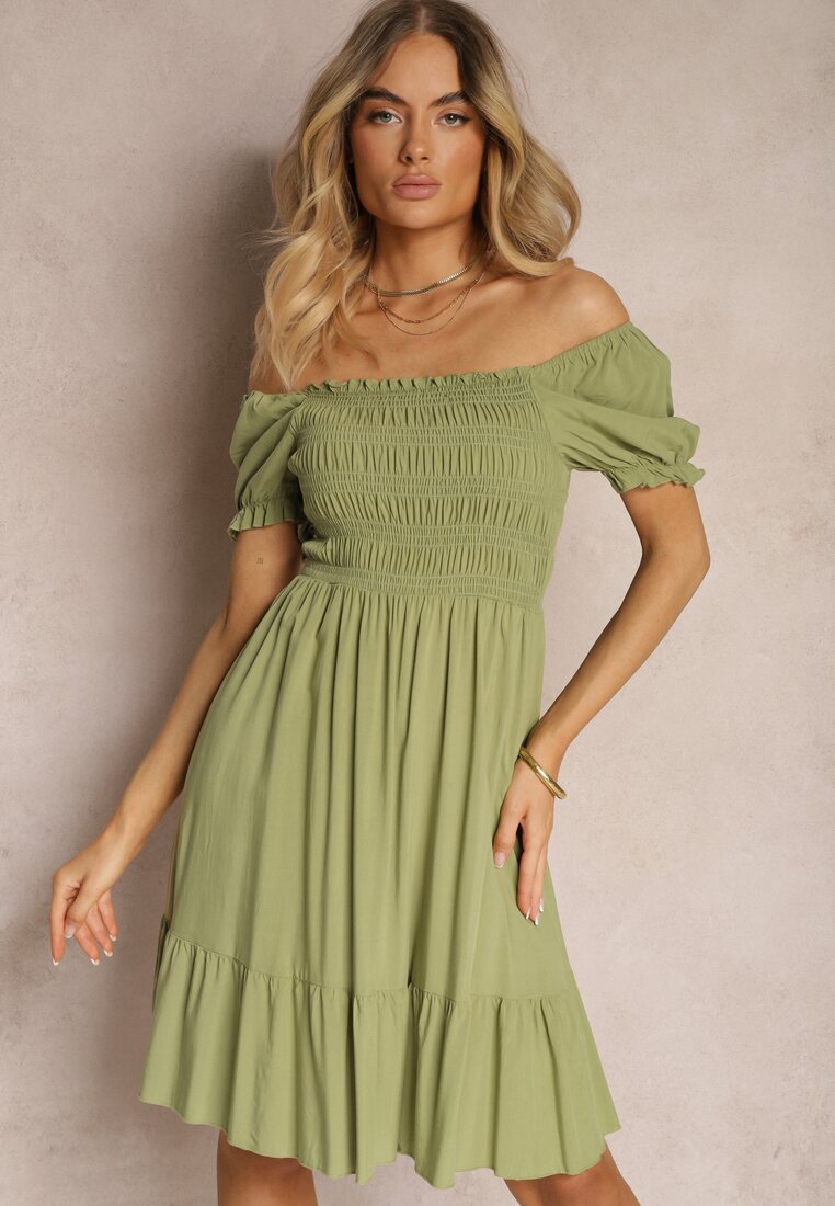 Rochie verde din bumbac evazată cu partea de sus încrețită și volane Dimettria