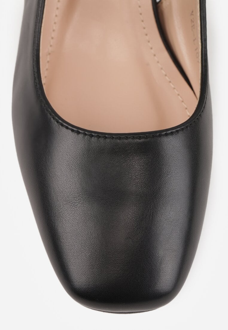 Czarne Czółenka na Słupku Wykończone Kwadratowym Noskiem i Cienkimi Paseczkami Elavon