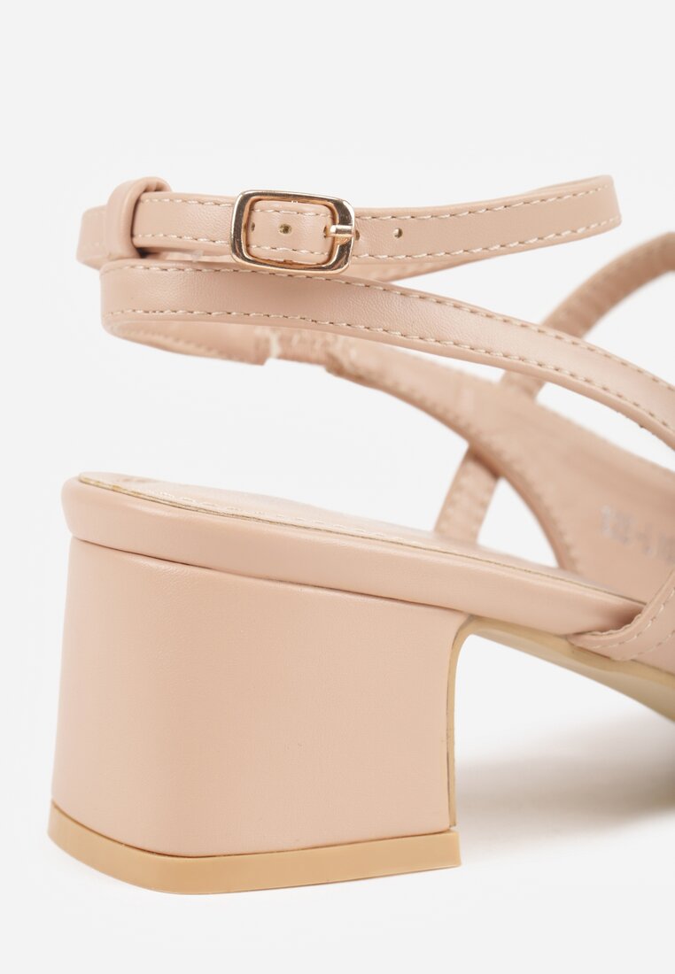 Beżowe Czółenka na Słupku Wykończone Kwadratowym Noskiem i Cienkimi Paseczkami Elavon