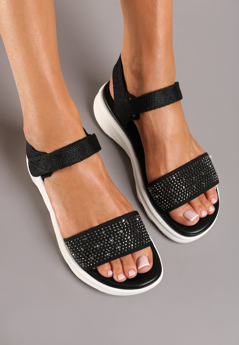 Sandale Negre cu Talpă Groasă cu Închidere Velcro Împodobite cu Pietre Strass Tristana