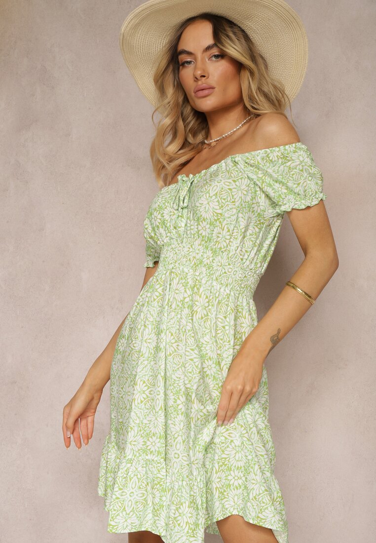 Rochie verde deschis Tiamarosa cu volan și elastic în talie cu cordon din material